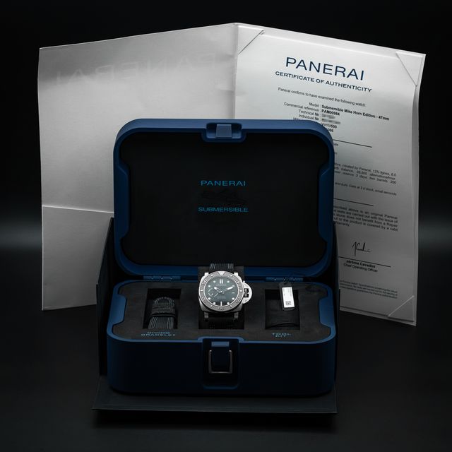 Panerai Submersible PAM00984 Image 6